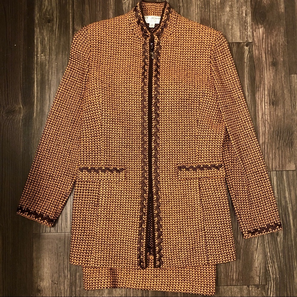 ST JOHN SKIRT SUIT